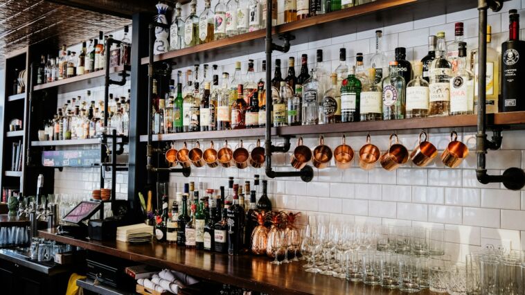 Arrivé au bar